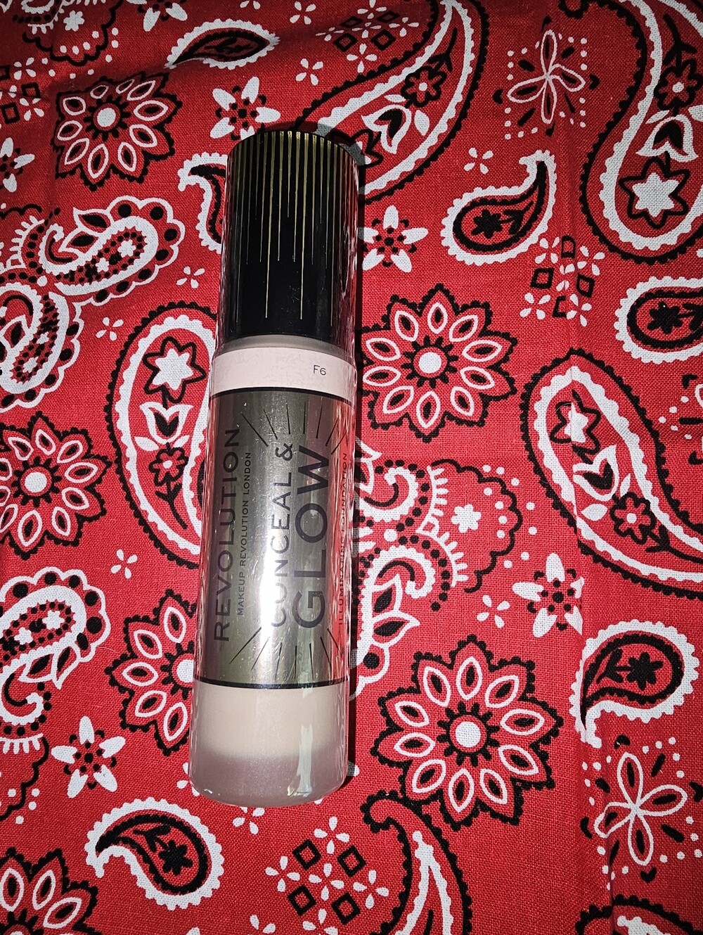 Revolution Conceal & Glow Foundation New Sealed